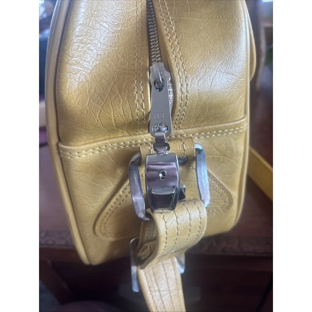 Vintage American Tourister Escort Carry On Tote Overnight Bag Luggage Yellow 14